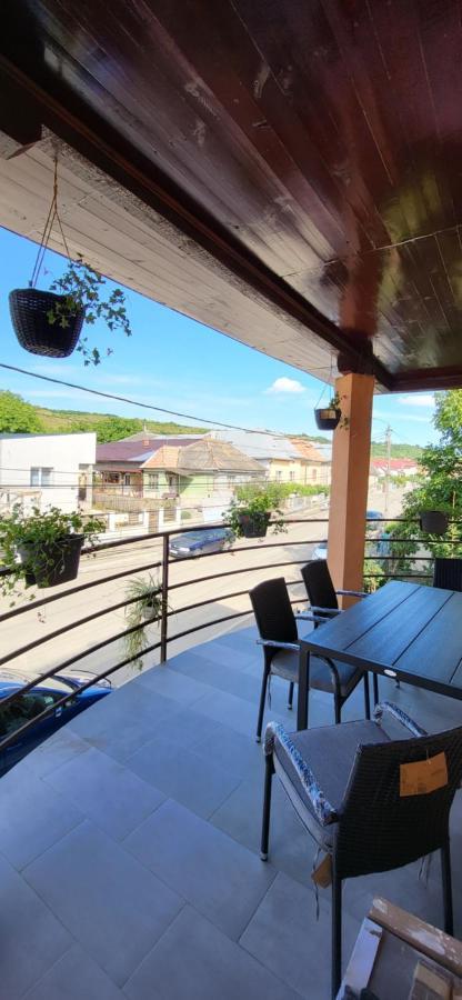 Huesca House Hotel Turda Exterior photo